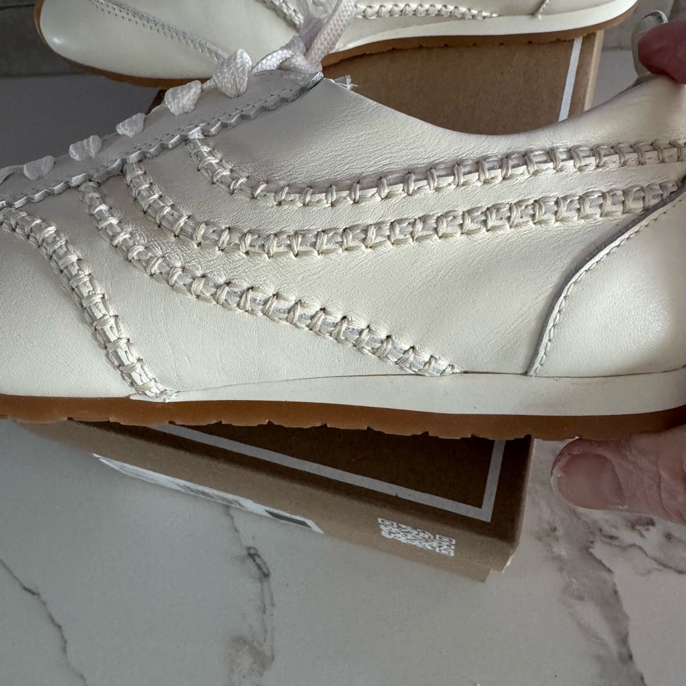 DOLCE VITA DELANY Off-White Sneakers, size 8 - Picture 7 of 12